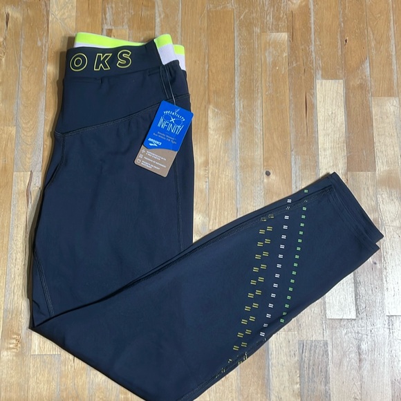 Brooks Pants - NWT Brooks women’s run within 7/8 tights